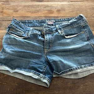Levi’s Modern Shorts